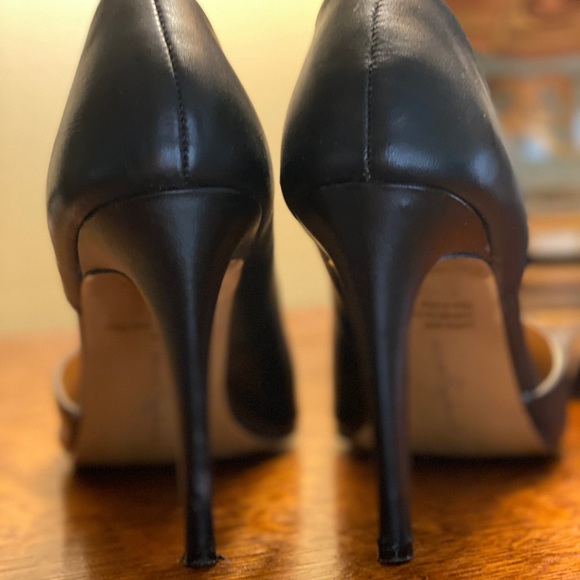 Report signature asymmetrical peep toe heels. - Picture 4 of 8